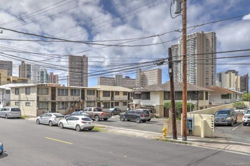 2227 Date St, Honolulu HI 96816-1024 exterior