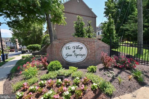 3006 Colonial Springs Ct, Alexandria, VA 22306-2856