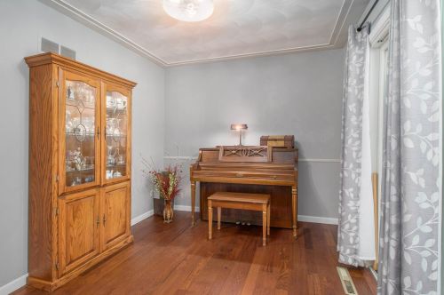 6185 Enola Ave, Kalamazoo MI 49048-8110 exterior