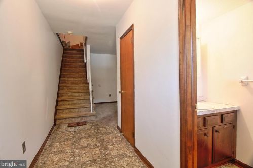 6 Orchard Ct, Limerick PA  19468-2901 exterior