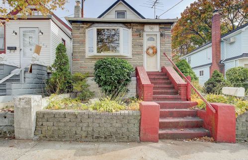 167 Arlington Ave, Valley Stream, NY 11580-3044