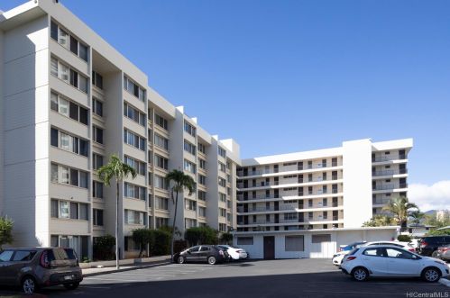 5122 Likini St, Honolulu HI 96818-2950 exterior