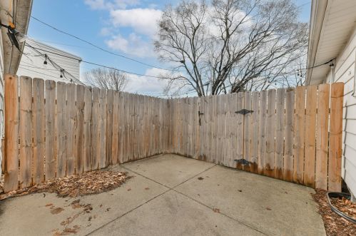 8524 Blue Mound Rd, Milwaukee WI 53213 exterior