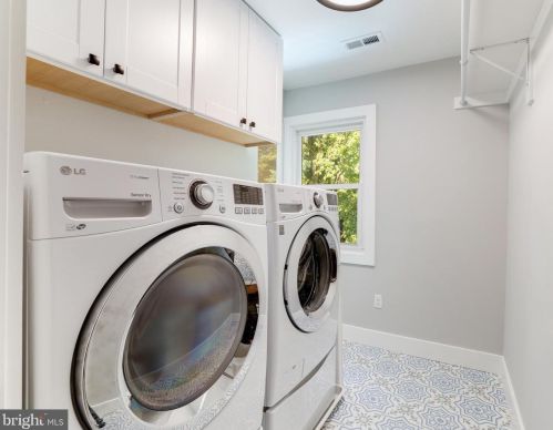 1326 Kirby Rd, Mc Lean VA  22101-2409 exterior