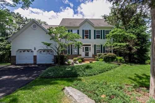 84 Canada Goose Dr, Hackettstown, NJ 07840-3127