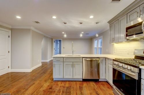 146 Forest St, Montclair NJ  07042-3806 exterior