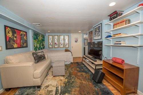 17 Meadowbrook Dr, Huntington Station NY exterior