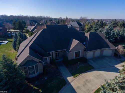 33654 Lotties Dr, New Baltimore MI 48047-2378 exterior