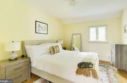 3309 Old Dominion Blvd, Alexandria VA 22305-1319 exterior