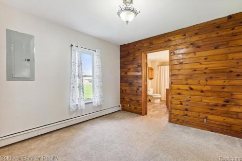 1787 Sashabaw Rd, Brandon MI  48462-9163 exterior