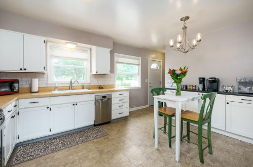 6813 Bratcher St, Kalamazoo MI  49024-3479 exterior