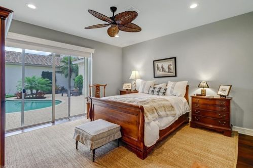 1032 Grand Isle Dr, Naples FL 34108-3325 exterior