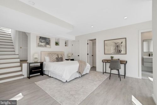 6107 Benalder Dr, Bethesda MD  20816-1007 exterior