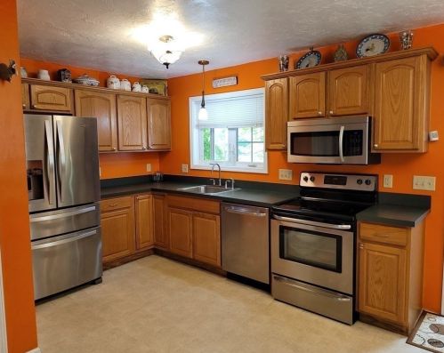 38 Vinton St, Worcester, MA 01605-3343