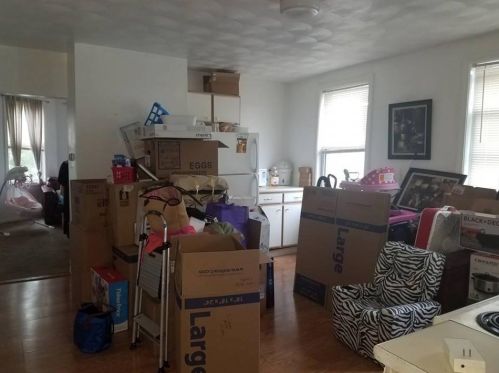 328 Douglas Ave, Providence RI 02908-2518 exterior