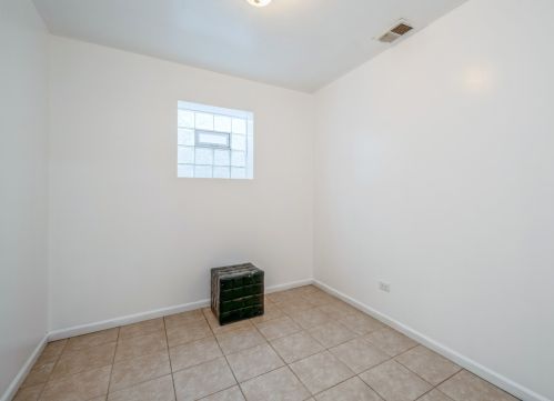 68 95th St, Chicago IL 60617-5053 exterior