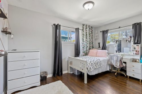 1547 Holmes Ave, Milwaukee WI  53221-3544 exterior