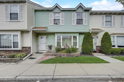 9 Kim Ct, Jackson Twp, NJ 08527-2360