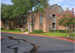 9218 Balcones Club Dr, Austin TX  78750-2762 exterior