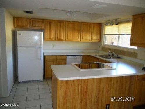 8208 33rd Ave, Phoenix AZ  85051-5902 exterior