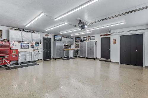 2219 Heath Ave, Saint Paul MN 55128-5001 exterior