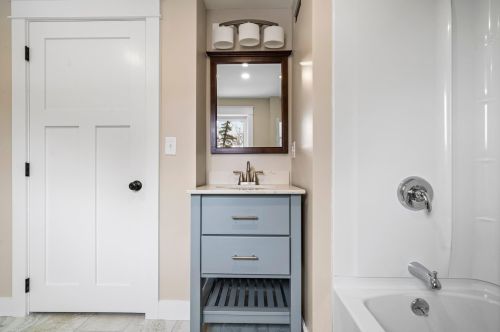 70 Stone St, Concord NH  03301-2765 exterior