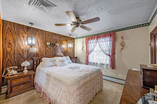 7907 Cypress St, Pittsburgh PA 15237-1931 exterior