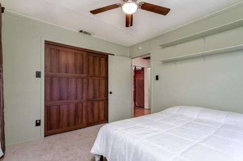 214 8 St, Irving TX 75060-5210 exterior