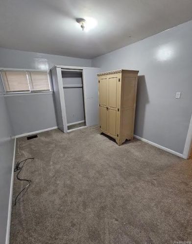 5706 Cardwell St, Garden City MI  48135-2958 exterior