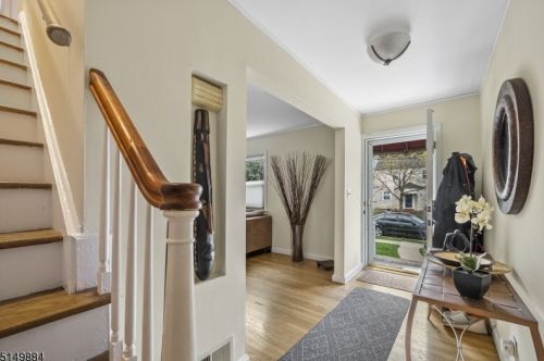 110 Blauvelt St, Teaneck NJ 07666-3862 exterior