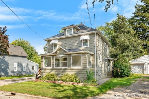 2040 Roos Ave, Wyoming, MI