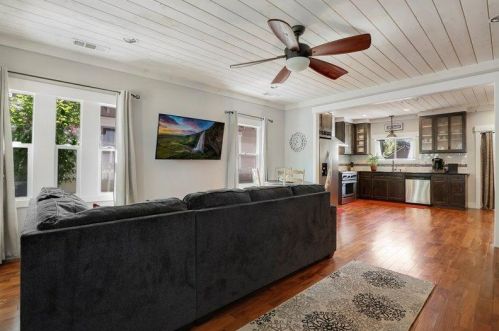 526 Flower St, Turlock CA 95380-4722 exterior