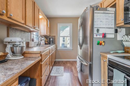 860 Brookside Dr, Meskegon MI 49441-5364 exterior