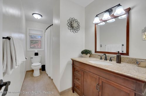 24 Sherwood Ln, Old Bridge NJ 08857-1635 exterior