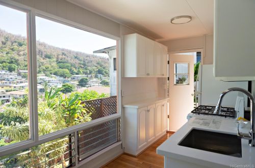 1717 Noe St, Honolulu HI 96819 exterior