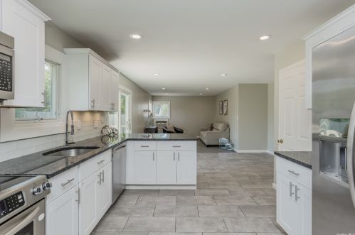 43 Arcadia Dr, Huntington Station NY  11746-6935 exterior