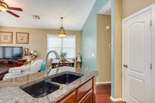 5616 21st Pl, Phoenix AZ  85040-3453 exterior