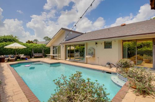 2414 30 Rd, Boca Raton FL 33431-6370 exterior