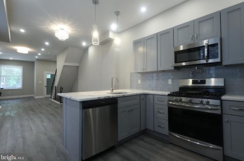 2525 Cumberland St, Philadelphia PA  19125-3100 exterior