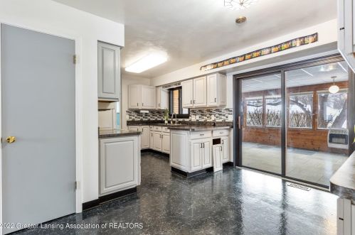 12696 Rambler Rd, Dewitt MI 48820-7906 exterior