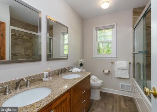 11 Kean Ct, Princeton NJ 08540-9511 exterior