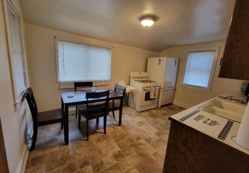 925 Lincoln Ave, Milwaukee WI  53207-1711 exterior