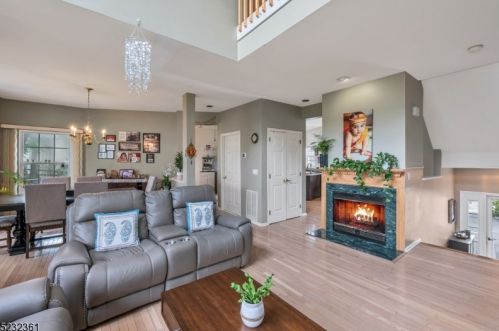 903 Evergreen Ct, Whippany NJ exterior