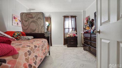 47 Fayette St, Edison NJ  08817-4317 exterior