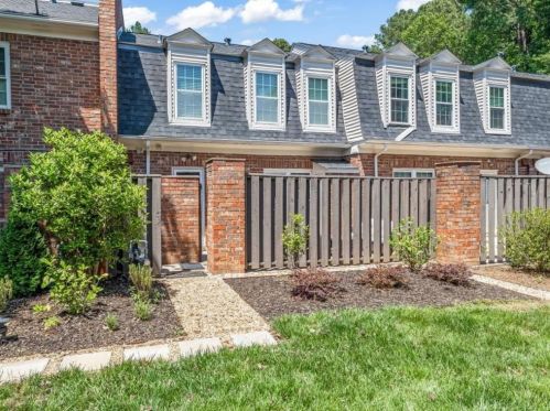 26 Independence Pl, Atlanta GA  30318-1505 exterior