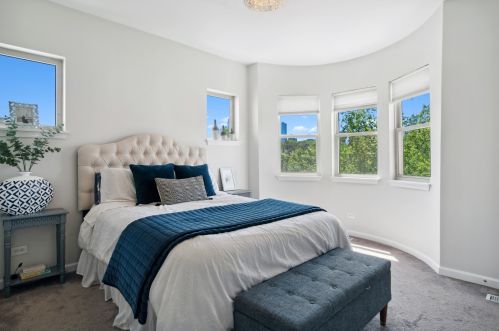 707 Blackhawk St, Chicago IL 60642-2510 exterior