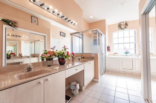 3985 60 Ave, Naples FL 34120-2663 exterior