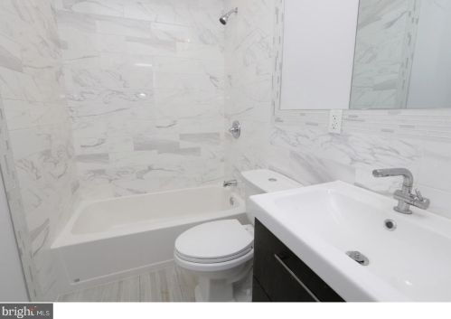 2204 Christian St, Philadelphia, PA 19146-2520