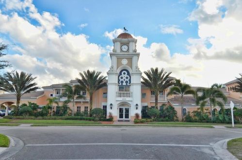 3572 Islandwalk Cir, Naples FL 34119-1613 exterior