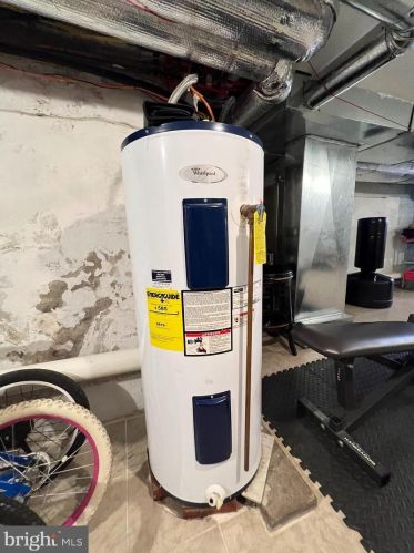 2011 6 St, Philadelphia PA 19122-1413 exterior